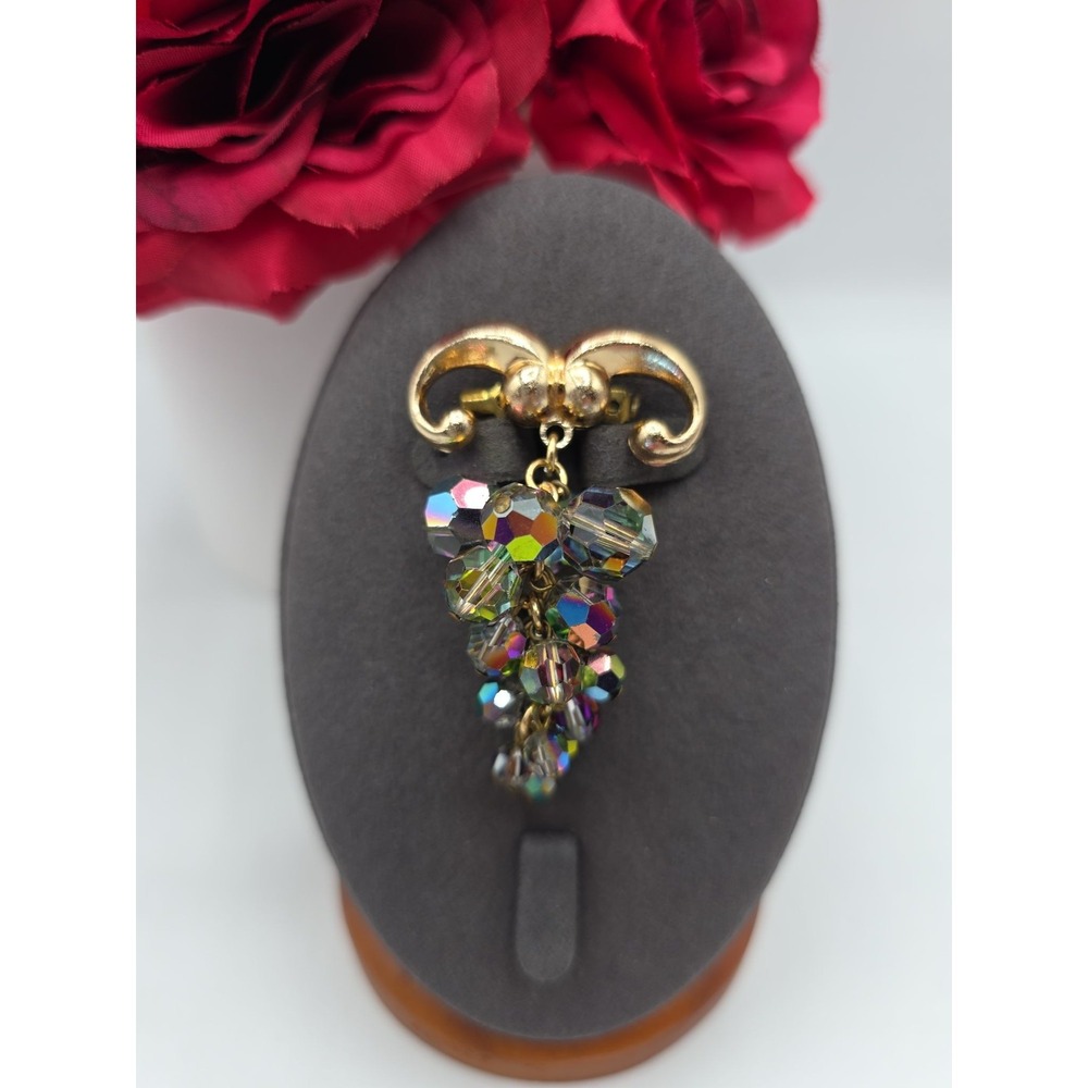 Vintage Grape Cluster Brooch Pin Gold Tone Iridescent Crystal Dangle Chandelier‎